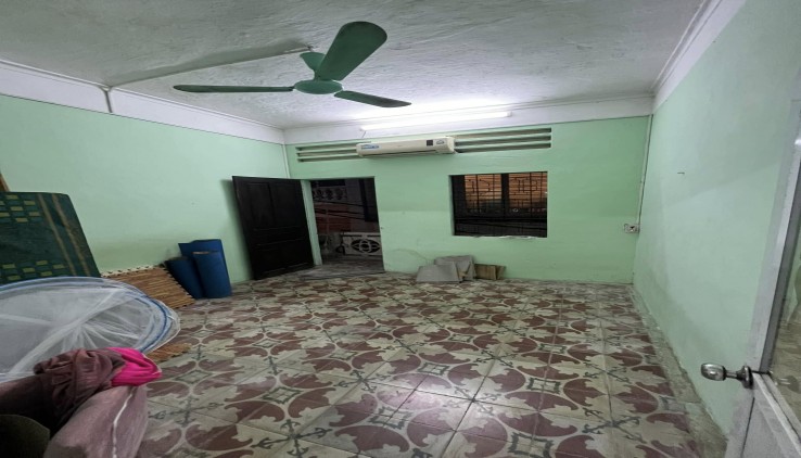 Cho thuê nhà Đê La Thành nhỏ 36m2, 2 tầng, 2 ngủ, 2 wc, 8 Triệu/th